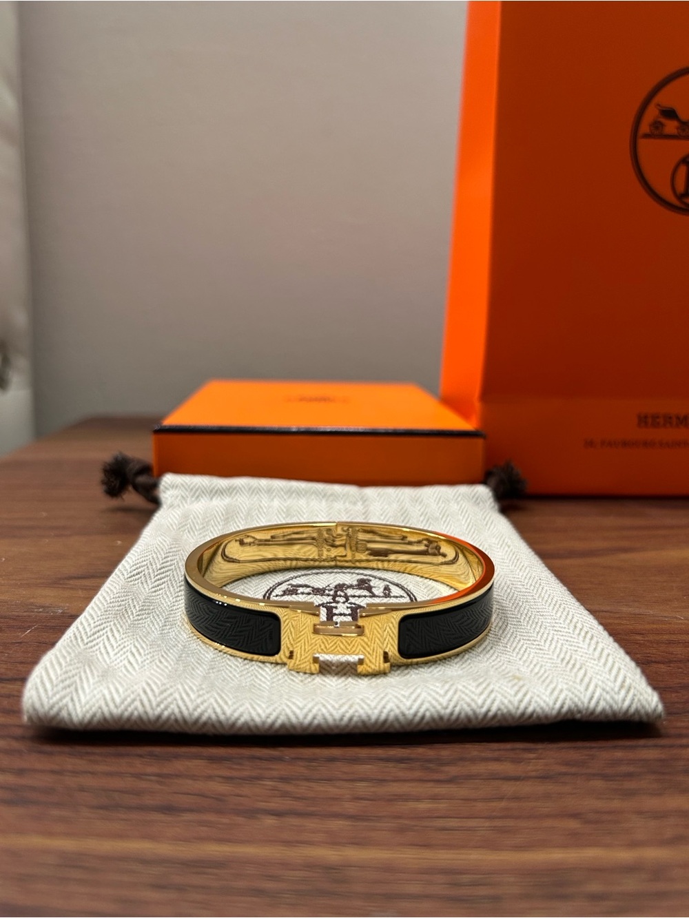 Hermès Gold and Black Clic H Bracelet - Picture 2 of 5